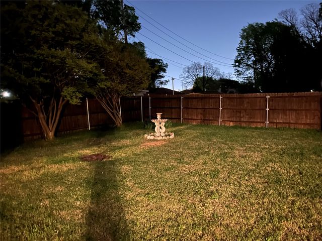 1813 E Belt Line Road, Carrollton, TX 75006