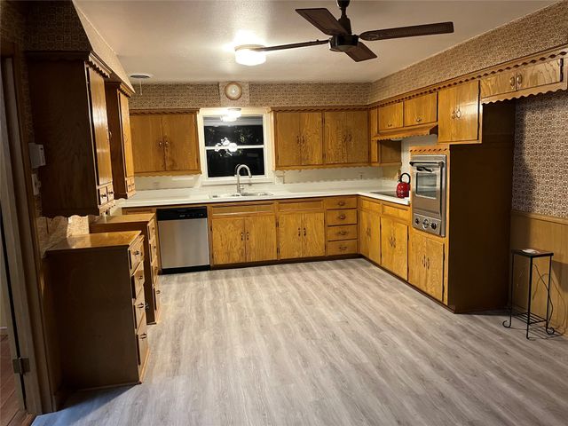 1813 E Belt Line Road, Carrollton, TX 75006