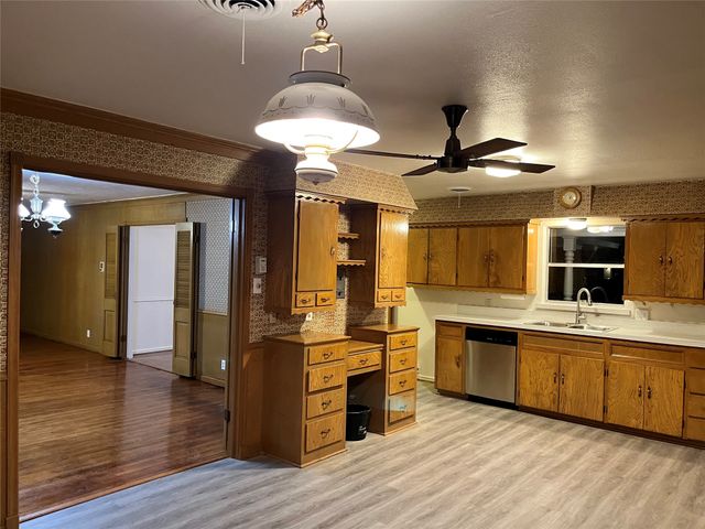 1813 E Belt Line Road, Carrollton, TX 75006