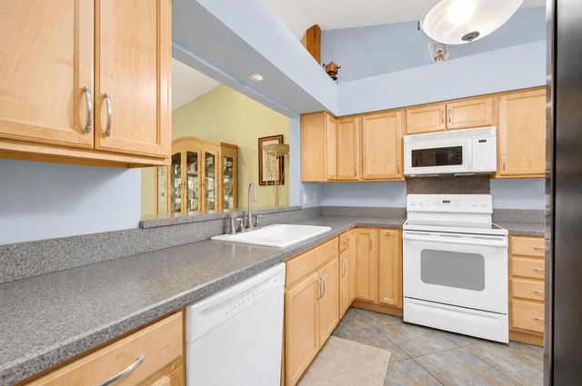 2400 SW 19th Avenue, Boynton Beach, FL 33426