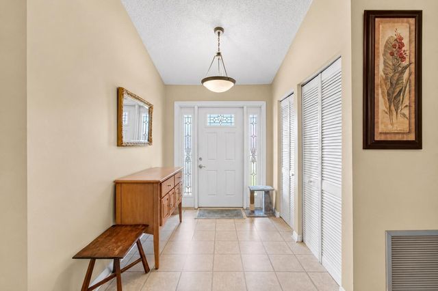 2400 SW 19th Avenue, Boynton Beach, FL 33426