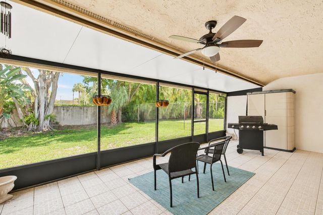 2400 SW 19th Avenue, Boynton Beach, FL 33426