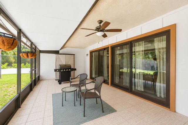2400 SW 19th Avenue, Boynton Beach, FL 33426