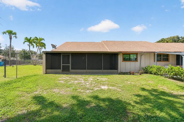 2400 SW 19th Avenue, Boynton Beach, FL 33426