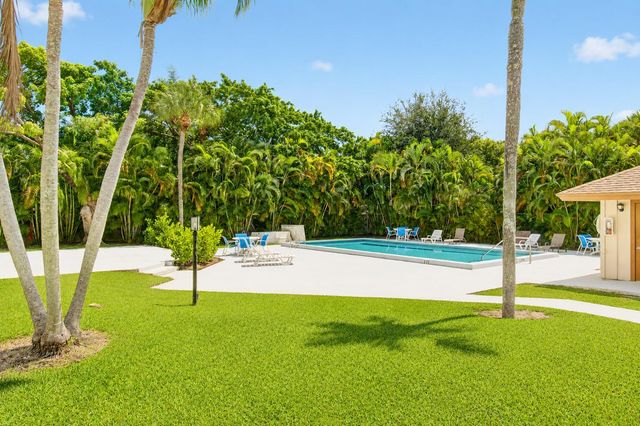2400 SW 19th Avenue, Boynton Beach, FL 33426