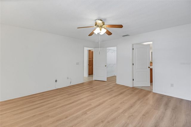 1203 LAUREL OAK LANE, Lady Lake, FL 32159