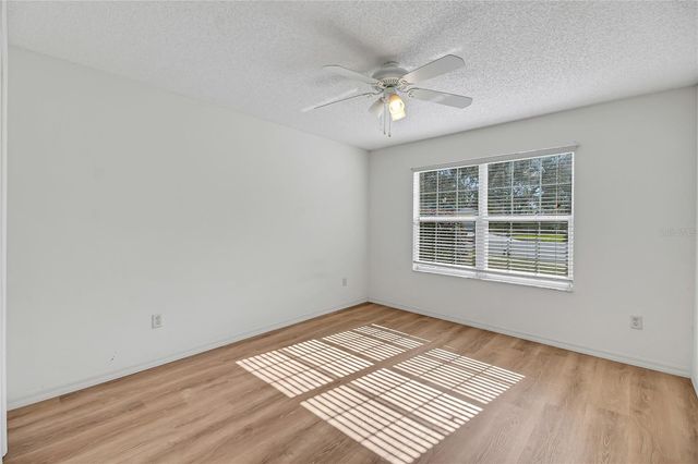 1203 LAUREL OAK LANE, Lady Lake, FL 32159