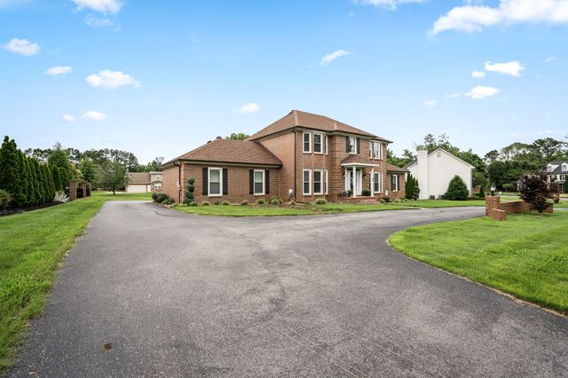 2104 Shannon Dr, Murfreesboro, TN 37129