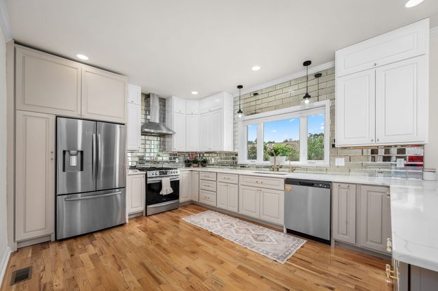 2104 Shannon Dr, Murfreesboro, TN 37129