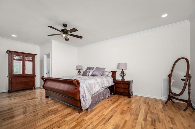 2104 Shannon Dr, Murfreesboro, TN 37129