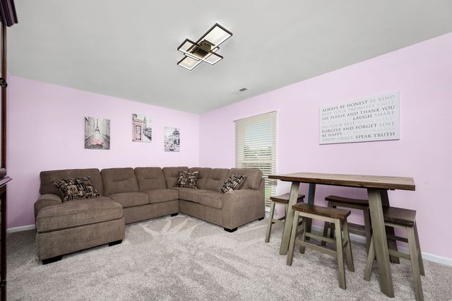 2104 Shannon Dr, Murfreesboro, TN 37129