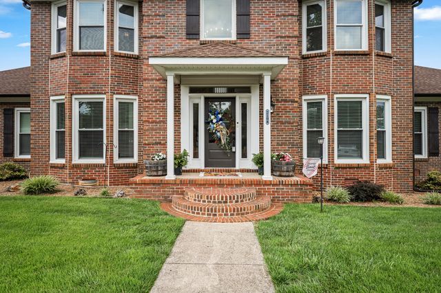 2104 Shannon Dr, Murfreesboro, TN 37129