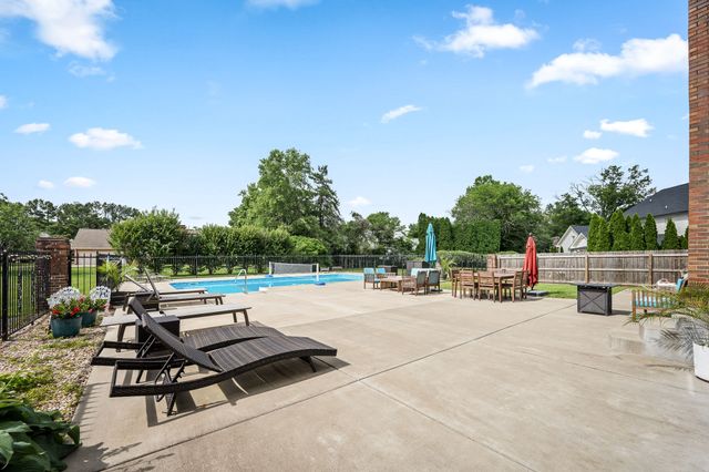 2104 Shannon Dr, Murfreesboro, TN 37129