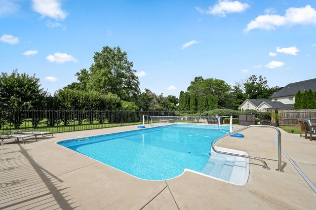 2104 Shannon Dr, Murfreesboro, TN 37129