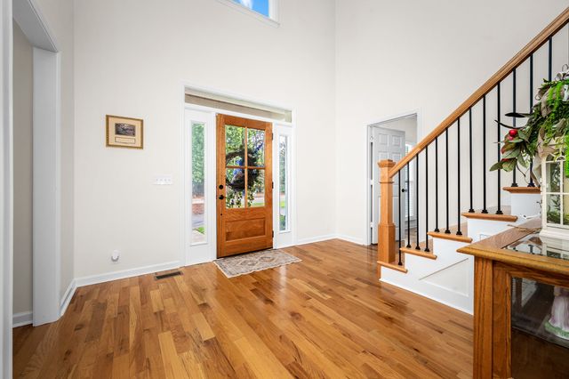 2104 Shannon Dr, Murfreesboro, TN 37129