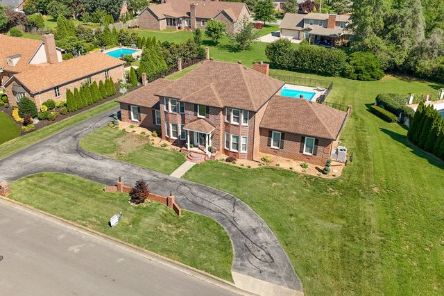 2104 Shannon Dr, Murfreesboro, TN 37129