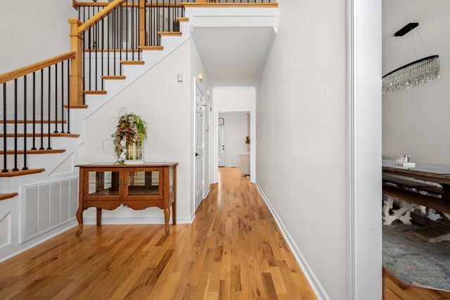 2104 Shannon Dr, Murfreesboro, TN 37129