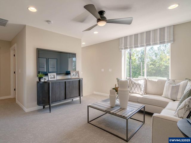 5815 Kiffen St SE, Salem, OR 97306