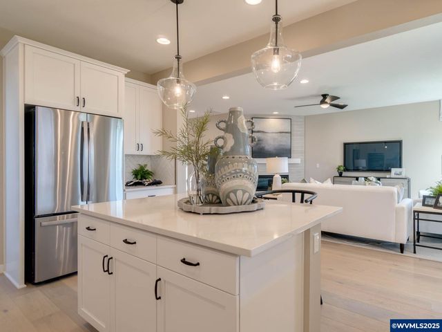 5815 Kiffen St SE, Salem, OR 97306