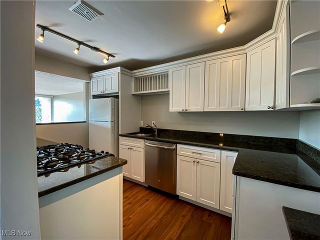 12900 Lake Avenue 610, Lakewood, OH 44107