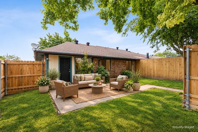210 E Amberway Lane, Garland, TX 75040