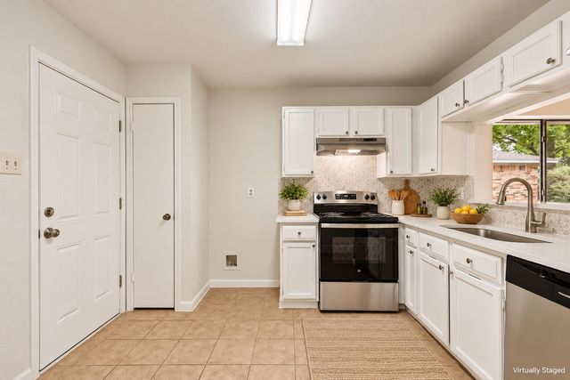 210 E Amberway Lane, Garland, TX 75040