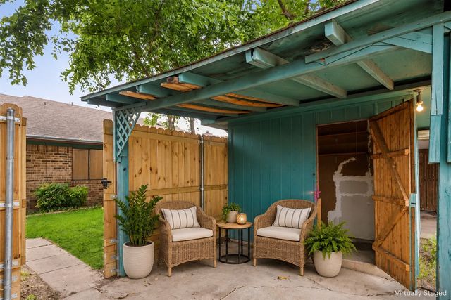 210 E Amberway Lane, Garland, TX 75040