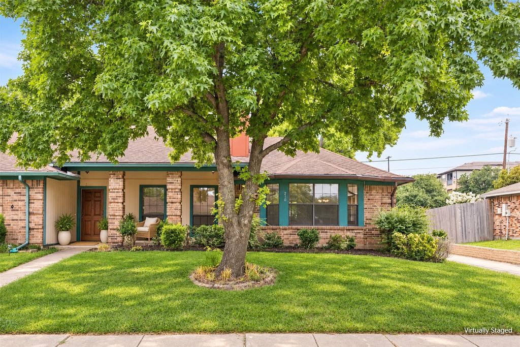 210 E Amberway Lane, Garland, TX 75040