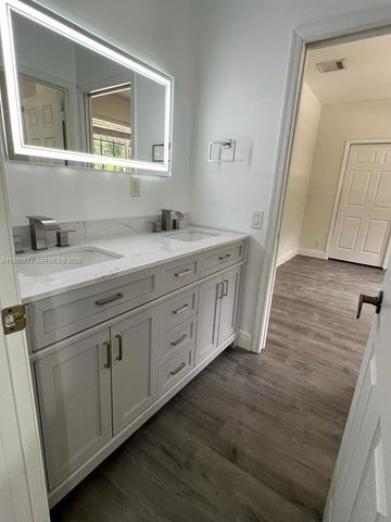 1971 Harbor View Cir 1971, Weston, FL 33327