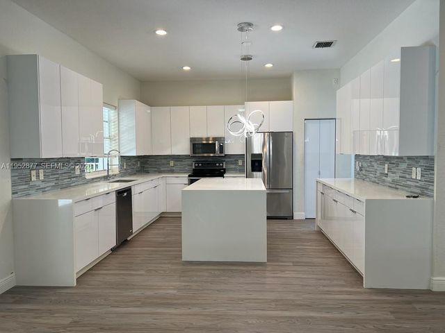 1971 Harbor View Cir 1971, Weston, FL 33327