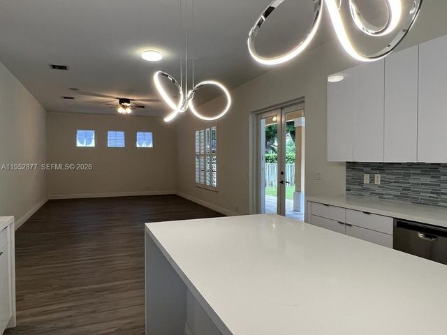 1971 Harbor View Cir 1971, Weston, FL 33327