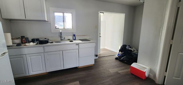 2002 W JEFFERSON Street, Phoenix, AZ 85009