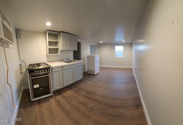 2002 W JEFFERSON Street, Phoenix, AZ 85009