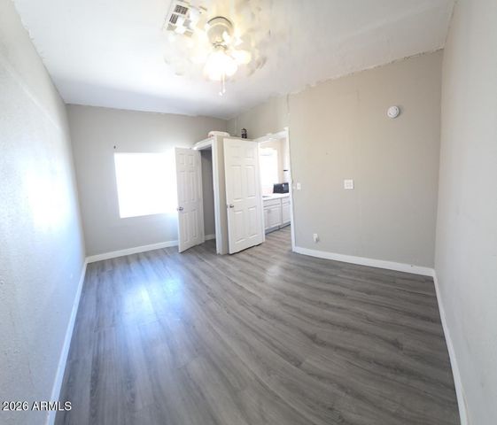 2002 W JEFFERSON Street, Phoenix, AZ 85009