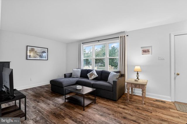 17 SISKIN LA, Cape May Court House, NJ 08210