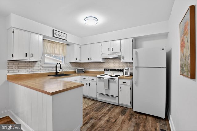 17 SISKIN LA, Cape May Court House, NJ 08210