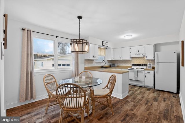 17 SISKIN LA, Cape May Court House, NJ 08210