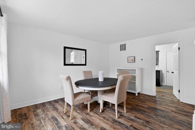 17 SISKIN LA, Cape May Court House, NJ 08210