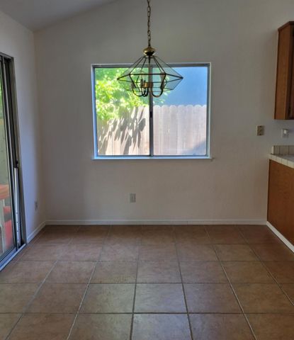 309 Kirbys Mill Dr, Modesto, CA 95358