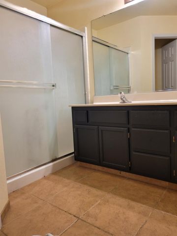 309 Kirbys Mill Dr, Modesto, CA 95358