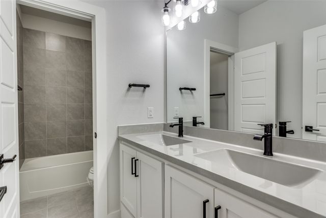 4913 Ivy Charm Way, Fort Worth, TX 76114