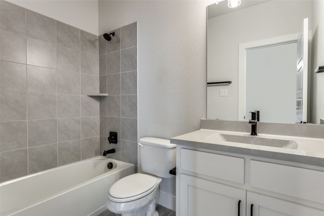 4913 Ivy Charm Way, Fort Worth, TX 76114