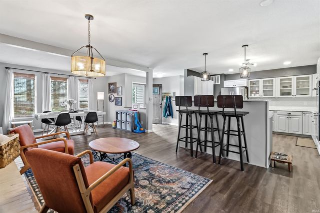 715 Laura Lane, Sweetser, IN 46987