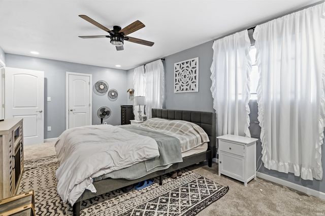 715 Laura Lane, Sweetser, IN 46987