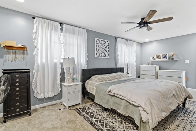 715 Laura Lane, Sweetser, IN 46987