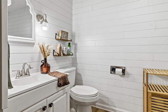 715 Laura Lane, Sweetser, IN 46987