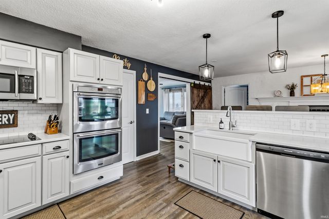 715 Laura Lane, Sweetser, IN 46987