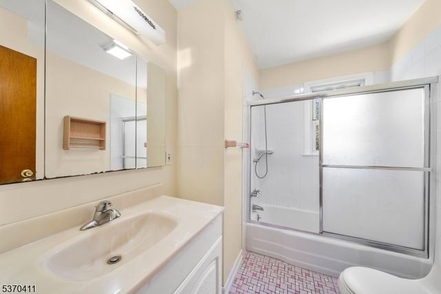 267 Church Ln, Wayne Twp., NJ 07470