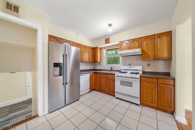267 Church Ln, Wayne Twp., NJ 07470