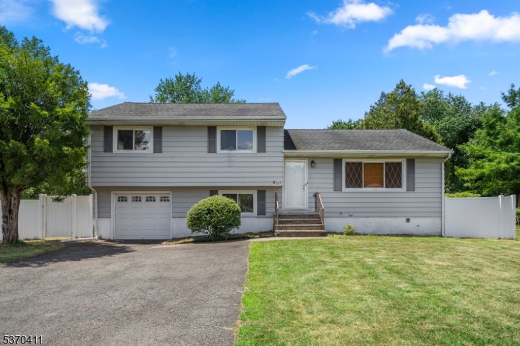 267 Church Ln, Wayne Twp., NJ 07470